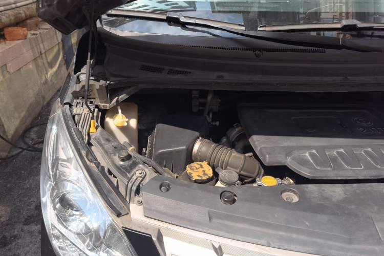 Used FORTHING CM7 2016 2.0T Automatic Luxury Edition Engine Bay Right