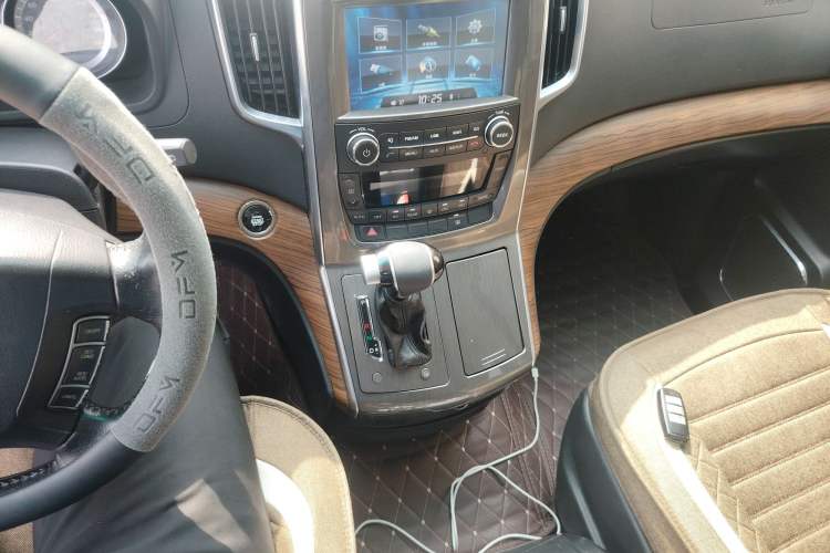 Used FORTHING CM7 2016 2.0T Automatic Luxury Edition Gear Lever