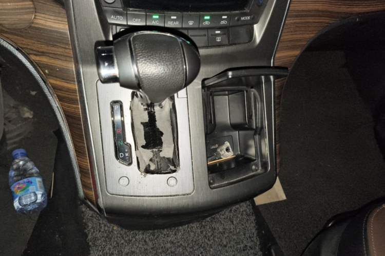 Used FORTHING CM7 2016 2.0T Automatic Luxury Version Gear Lever