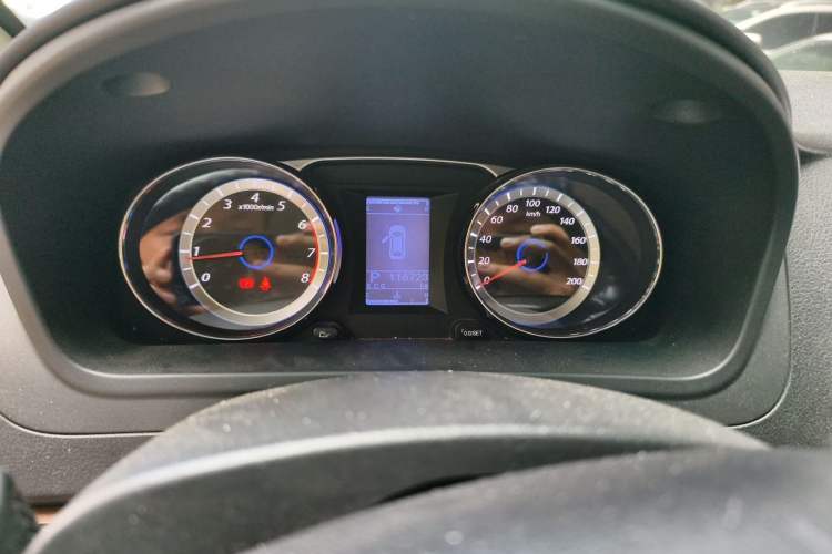 Used FORTHING CM7 2016 2.0T Automatic Luxury Version Odometer Close Up