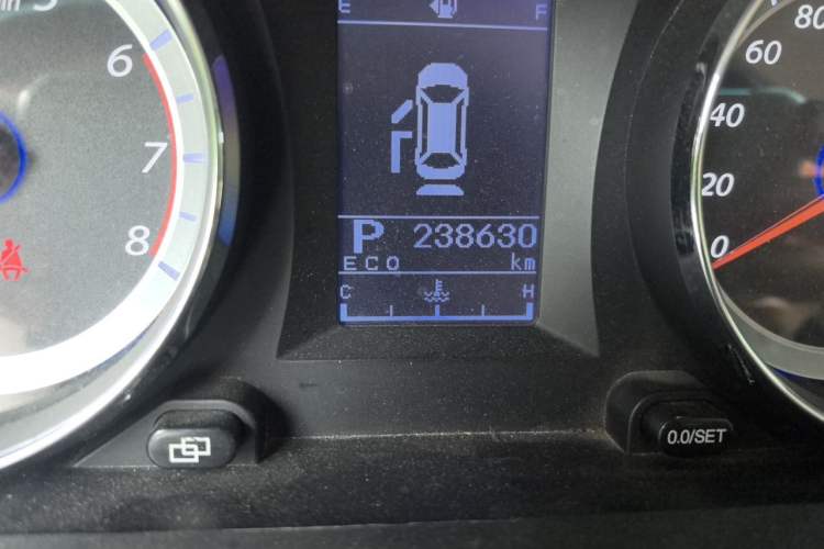 Used FORTHING CM7 2016 2.0T Automatic Luxury Version Odometer Close Up