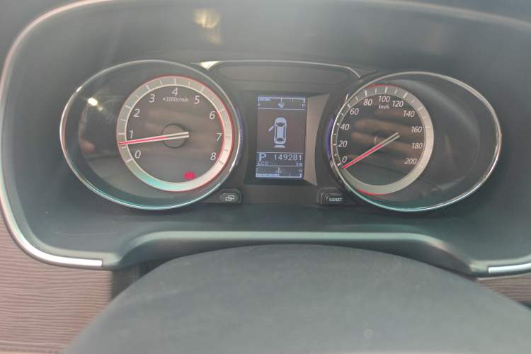Used FORTHING CM7 2016 2.0T Automatic Luxury Edition Odometer Close Up
