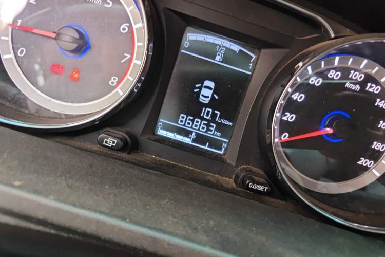 Used FORTHING CM7 2016 2.0T Manual Luxury Version Odometer Close Up