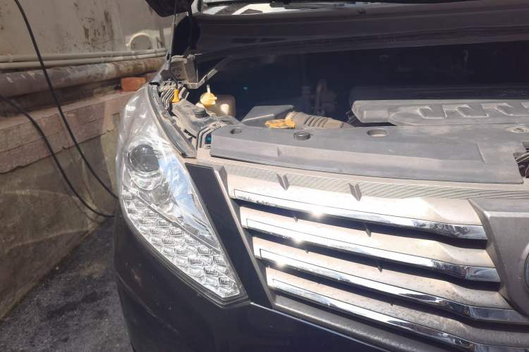 Used FORTHING CM7 2016 2.0T Automatic Luxury Edition Right Front Headlight