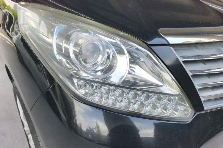 Used FORTHING CM7 2016 2.0T Manual Luxury Edition Right Front Headlight