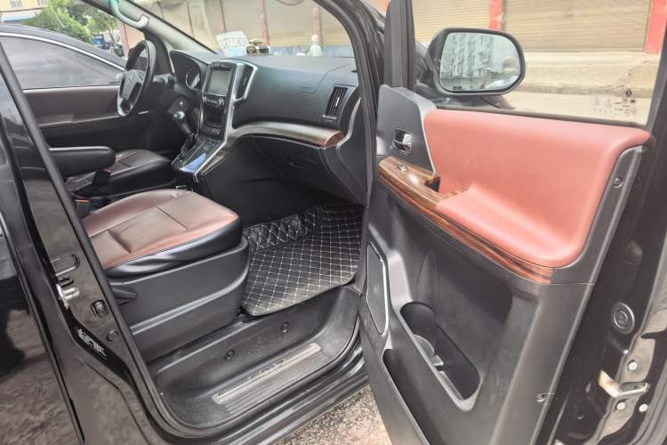 Used FORTHING CM7 2016 2.0T Automatic Luxury Version Right Front Seat