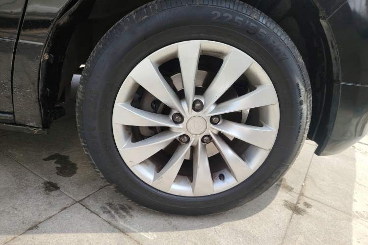 Used FORTHING CM7 2016 2.0T Automatic Luxury Edition Right Front Wheel Hub