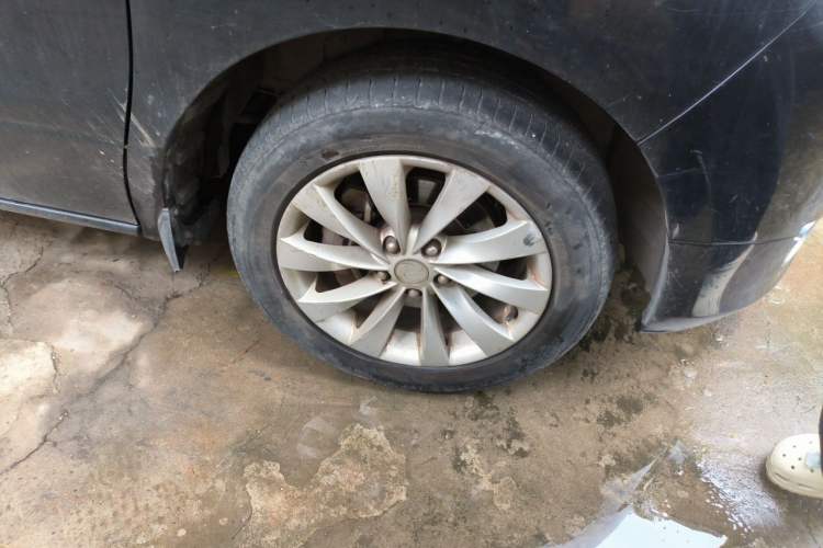 Used FORTHING CM7 2016 2.0T Automatic Flagship Edition Right Front Wheel Hub