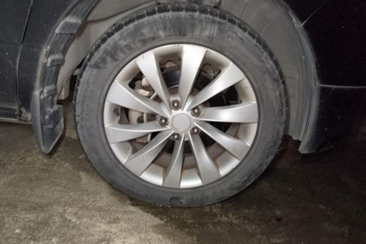 Used FORTHING CM7 2016 2.0T Automatic Luxury Version Right Front Wheel Hub