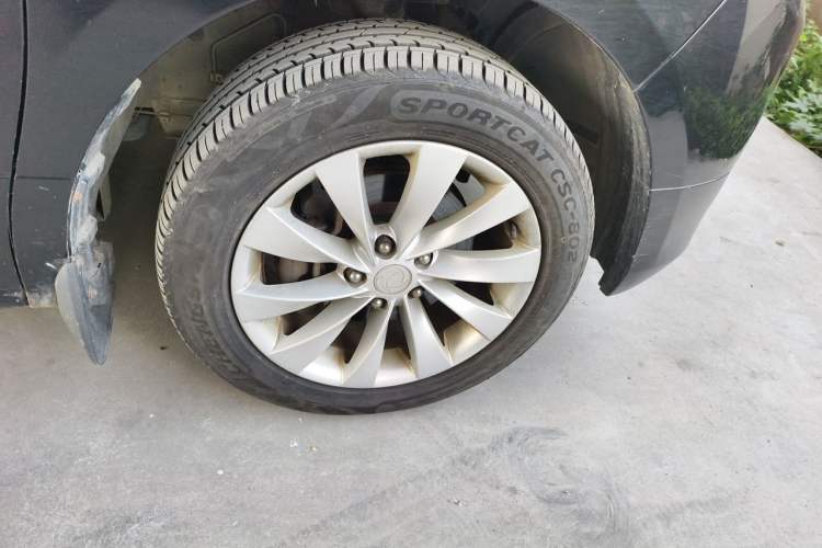 Used FORTHING CM7 2016 2.0T Manual Luxury Edition Right Front Wheel Hub