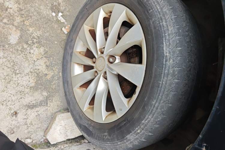 Used FORTHING CM7 2016 2.0T Manual Luxury Version Right Front Wheel Hub
