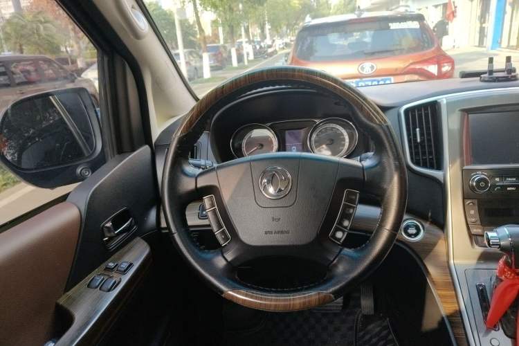 Used FORTHING CM7 2016 2.0T Automatic Flagship Edition Steering Wheel