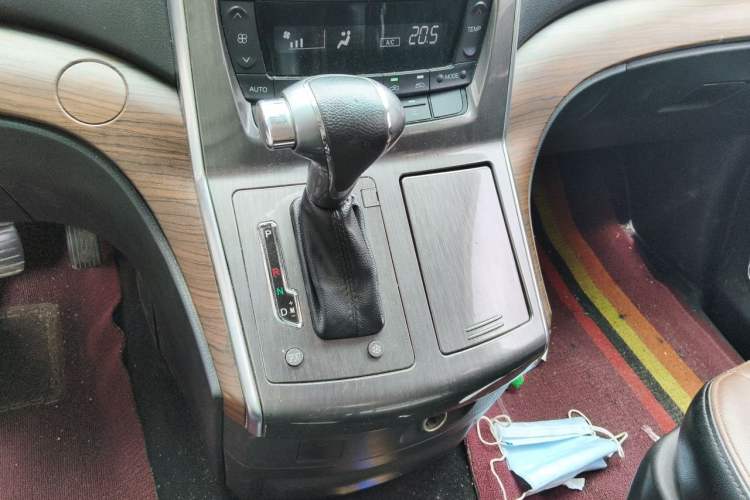 Used FORTHING CM7 2016 2.0T Automatic Luxury Version Gear Lever