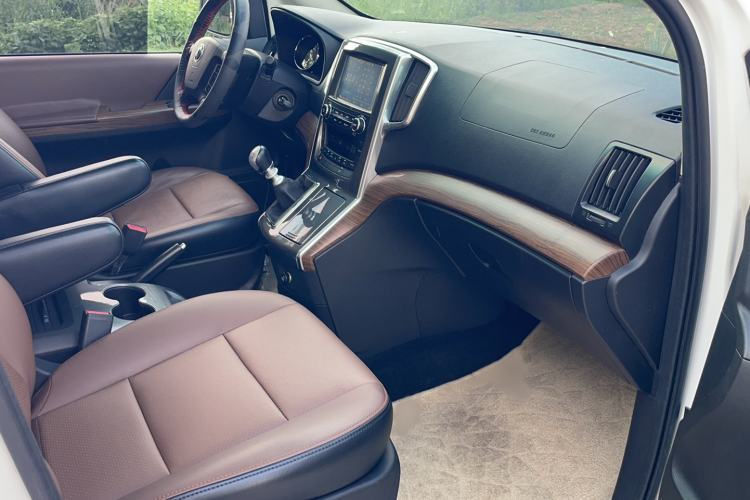 Used FORTHING CM7 2016 2.0T Manual Luxury Edition Interior 4