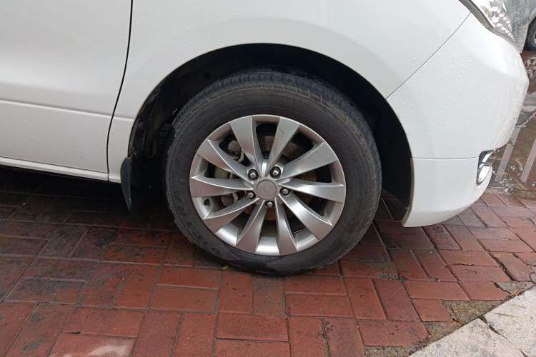 Used FORTHING CM7 2016 2.0T Automatic Prestige Edition Right Front Wheel Hub