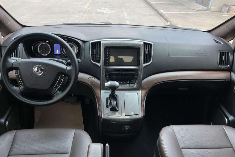 Used FORTHING CM7 2018 Classic Edition 2.0T Automatic Luxury Model Center Console