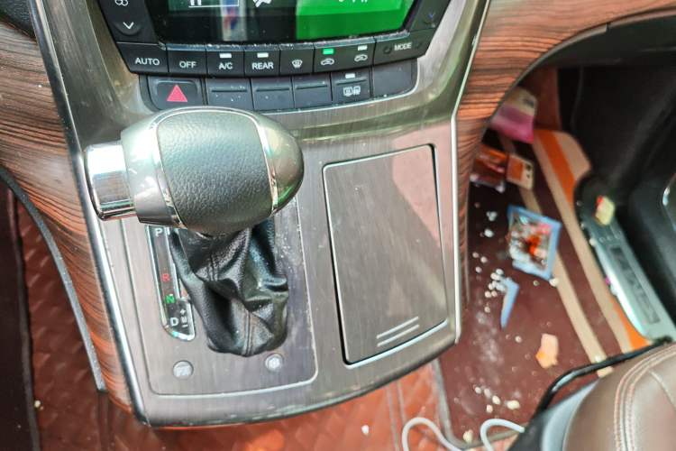 Used FORTHING CM7 2018 Classic Edition 2.0T Automatic Luxury Model Gear Lever