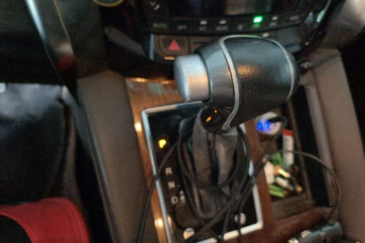Used FORTHING CM7 2018 2.0T Automatic Luxury Edition Gear Lever
