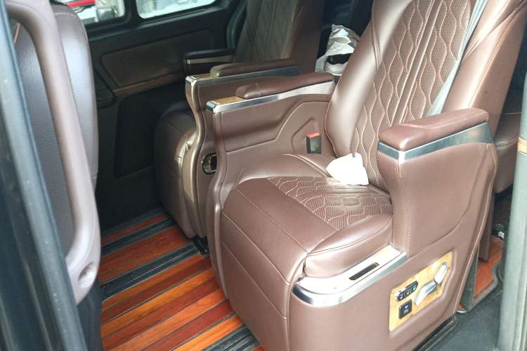 Used FORTHING CM7 2018 Classic Edition 2.0T Automatic Luxury Model Left Rear Seat