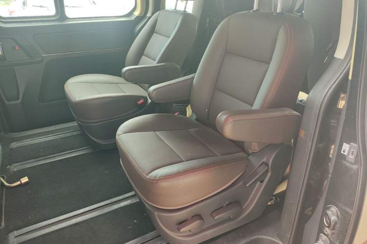 Used FORTHING CM7 2018 Revised Version 2.0T Manual Luxury Edition Left Rear Seat