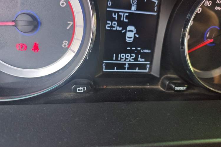 Used FORTHING CM7 2018 Classic Edition 2.0T Manual Luxury Model Odometer Close Up
