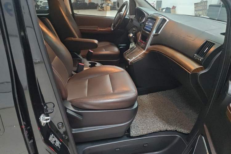 Used FORTHING CM7 2018 Classic Edition 2.0T Automatic Luxury Model Right Front Seat