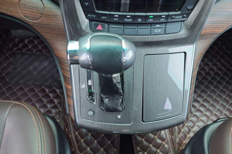 Used FORTHING CM7 2018 Classic Edition 2.0T Automatic Luxury Model Gear Lever