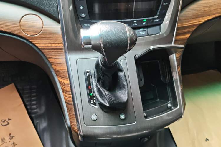 Used FORTHING CM7 2018 Classic Edition 2.0T Automatic Luxury Model Gear Lever