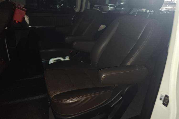 Used FORTHING CM7 2018 2.0T Automatic Luxury Version Left Rear Seat