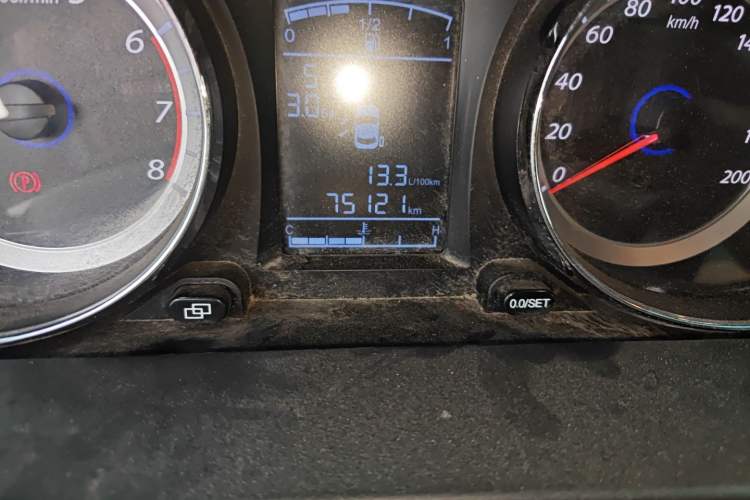 Used FORTHING CM7 2018 Classic Edition 2.0T Manual Luxury Model Odometer Close Up