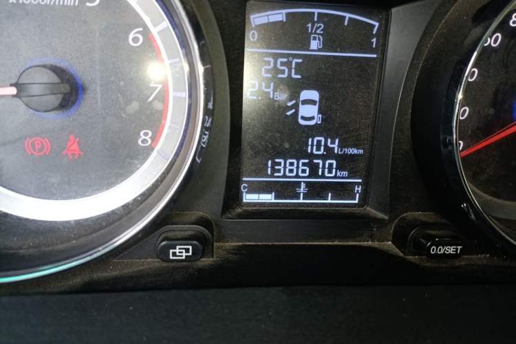 Used FORTHING CM7 2018 Revised Version 2.0T Manual Luxury Edition Odometer Close Up