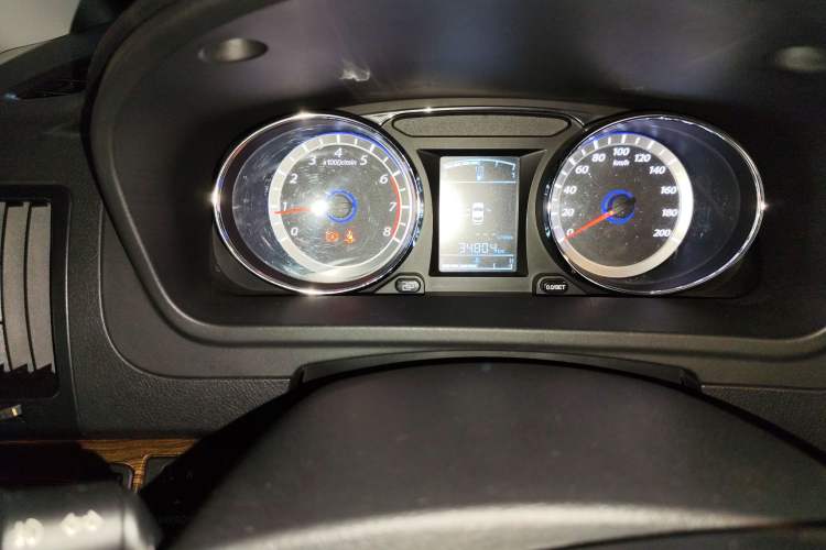 Used FORTHING CM7 2018 2.0T Manual Luxury Version Odometer Close Up