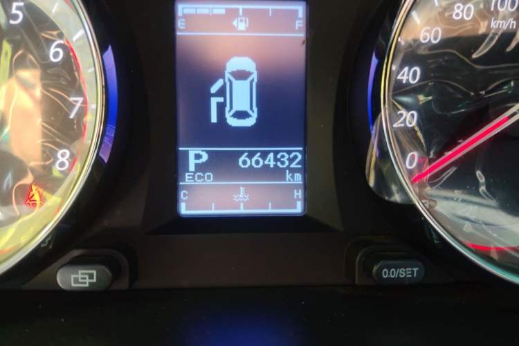 Used FORTHING CM7 2018 Revised Version 2.0T Automatic Luxury Edition Odometer Close Up