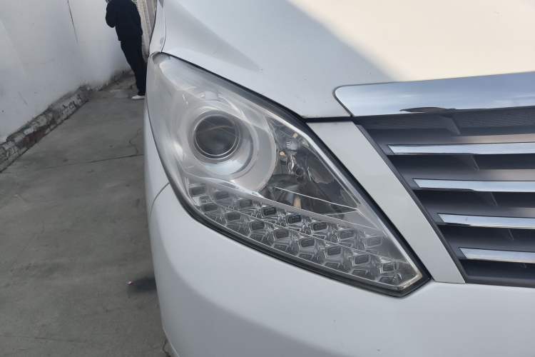 Used FORTHING CM7 2018 Classic Edition 2.0T Automatic Luxury Model Right Front Headlight