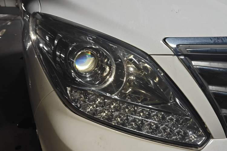 Used FORTHING CM7 2018 2.0T Automatic Luxury Version Right Front Headlight