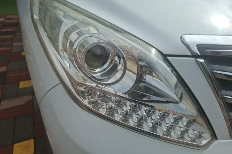 Used FORTHING CM7 2018 Revised Version 2.0T Automatic Luxury Edition Right Front Headlight