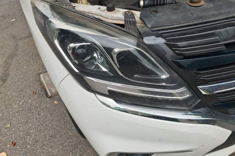 Used FORTHING CM7 2018 2.0T Automatic Luxury Version Right Front Headlight