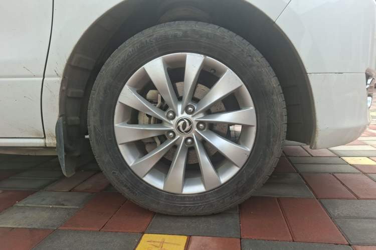 Used FORTHING CM7 2018 Revised Version 2.0T Automatic Luxury Edition Right Front Wheel Hub