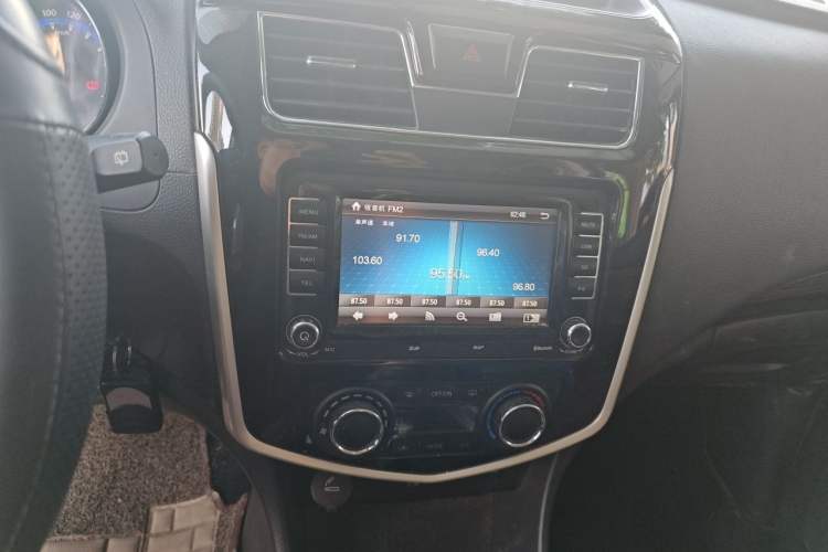 Used FORTHING F600 2016 F600L 1.5T Luxury Model Audio And AC Panel