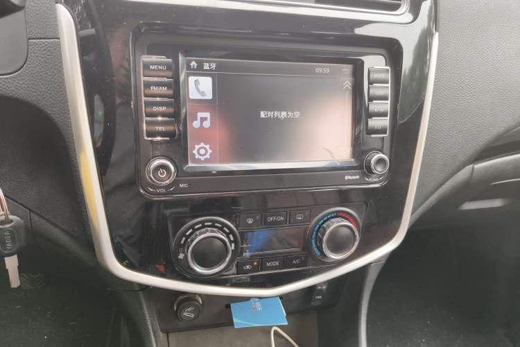 Used FORTHING F600 2016 F600L 1.5T Luxury Model Audio And AC Panel