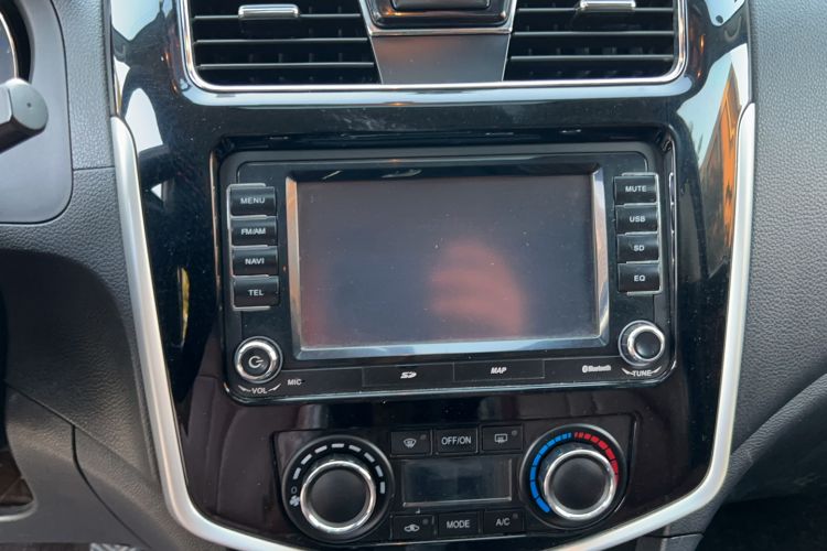 Used FORTHING F600 2016 F600L 1.5T Luxury Model Audio And AC Panel