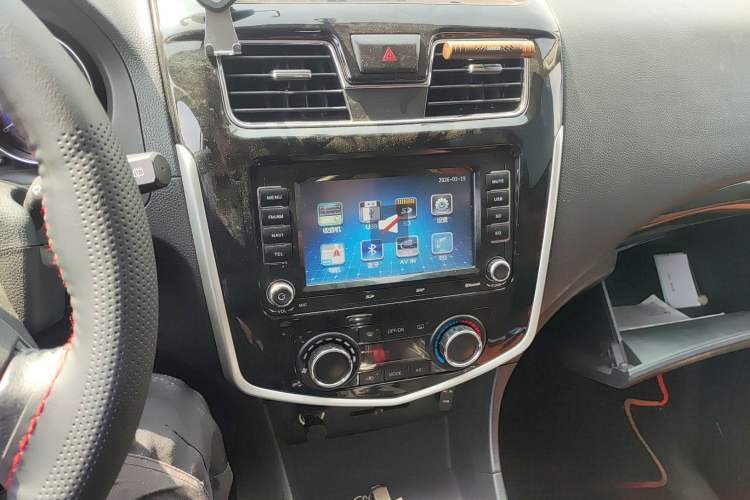 Used FORTHING F600 2016 F600 1.5T Luxury Edition Audio And AC Panel