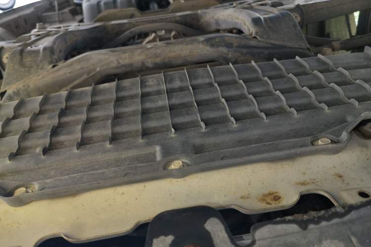 Used FORTHING F600 2016 F600 2.0L Luxury Model Chassis Front