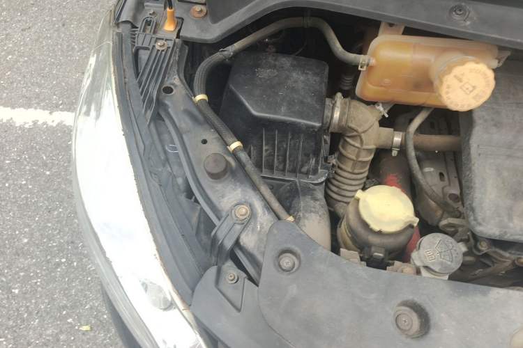 Used FORTHING F600 2016 F600L 1.5T Luxury Model Engine Bay Right