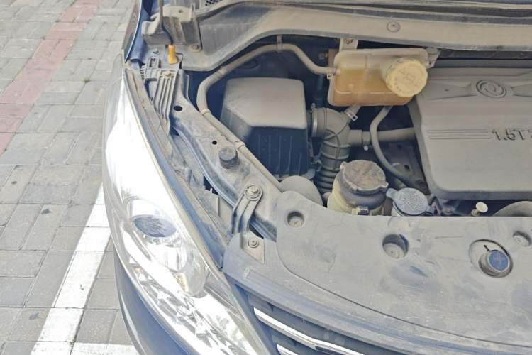 Used FORTHING F600 2016 F600L 1.5T Luxury Model Engine Bay Right