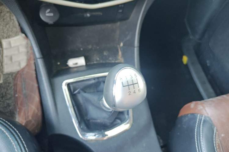 Used FORTHING F600 2016 F600L 1.5T Luxury Model Gear Lever
