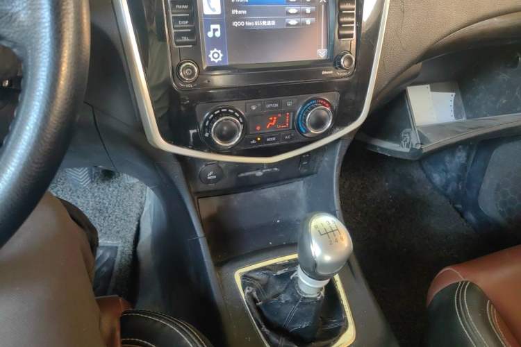 Used FORTHING F600 2016 F600 1.5T Luxury Model Gear Lever