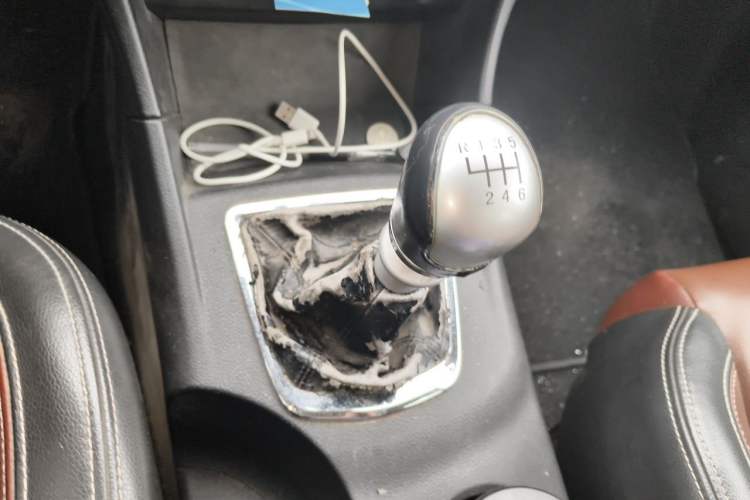 Used FORTHING F600 2016 F600L 1.5T Luxury Model Gear Lever