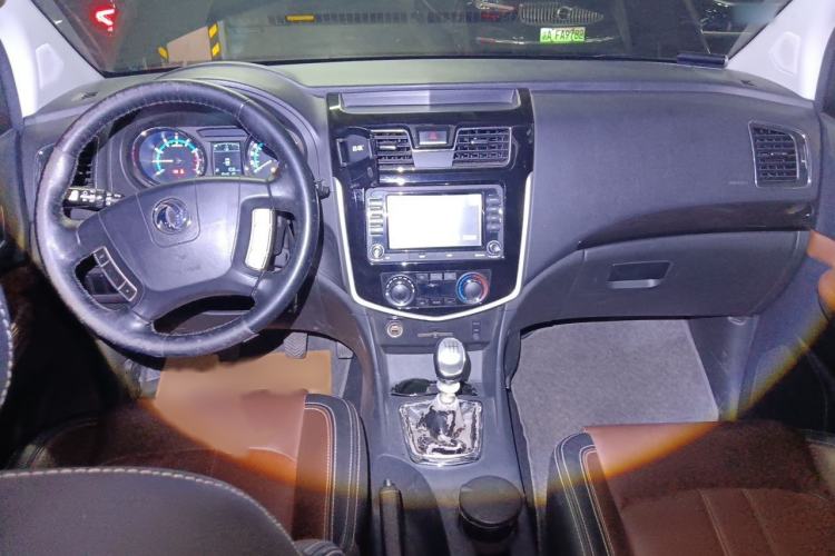 Used FORTHING F600 2016 F600L 2.0L Deluxe Model Interior 2