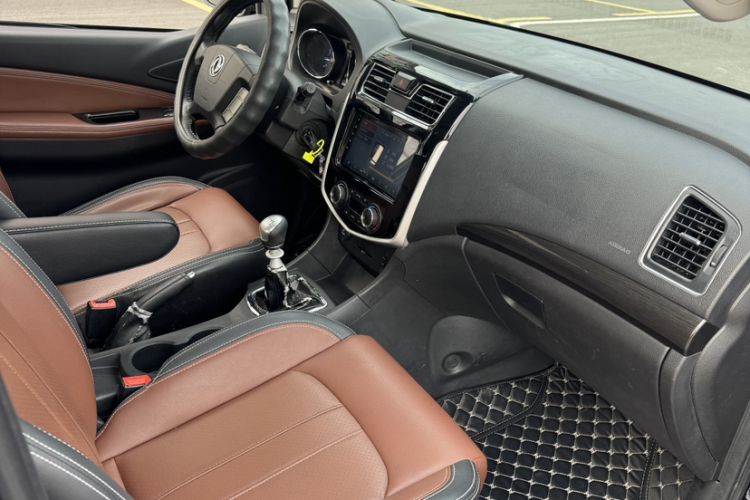 Used FORTHING F600 2016 F600L 1.5T Luxury Model Interior 2